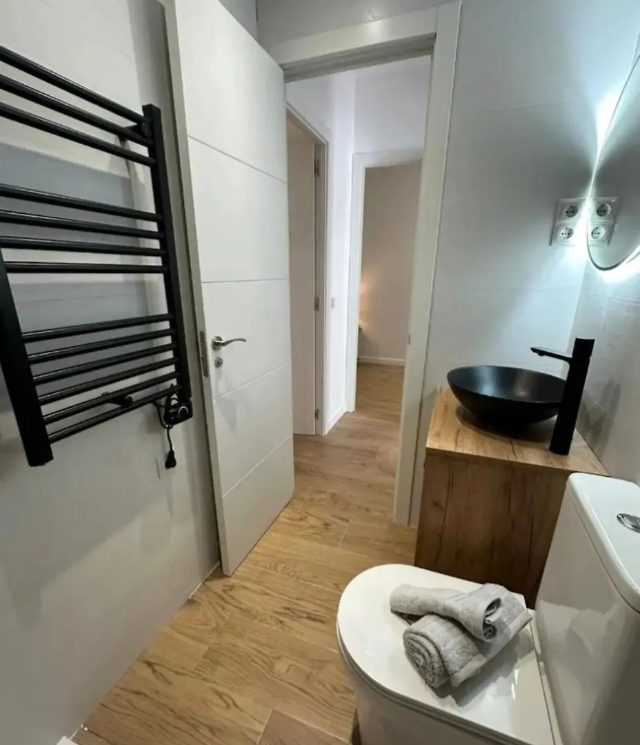 Apartment Apartamento Temporal Comodo Y Moderno Para Estancias Personales O Profesionales Coslada